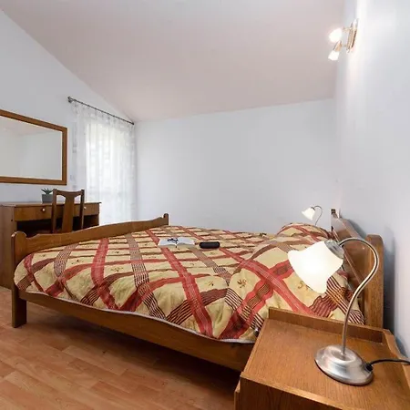 Traumhaftes Nur 250 Meter Zum Mit Meerblick, Pool, Grillbereich, Privatparkplatz Poreč